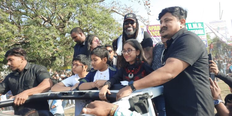 বর্ধমানে এলেন ওয়েস্ট ইন্ডিজ ক্রিকেট দলের অন্যতম ক্রিকেটার ক্রিস গেইল।