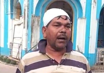 গরীবের ত্রিপল টাকার বিনিময়ে বিক্রি ? মন্ডল সভাপতির কুকর্মের প্রতিবাদ করায় মারধর সক্রিয় বিজেপি কর্মীকে।