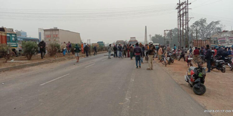 কলকাতা থেকে বর্ধমানে বিয়ে বাড়ি আসার পথে দুর্ঘটনায় মৃত ১ আহত ১